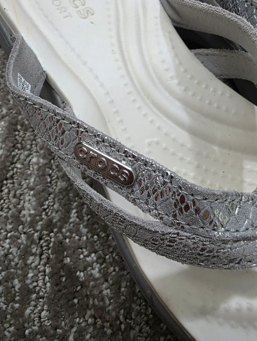 Crocs Capri V Shimmer Silver Flip Flops Double Strap Comfort Foam Resortwear 9